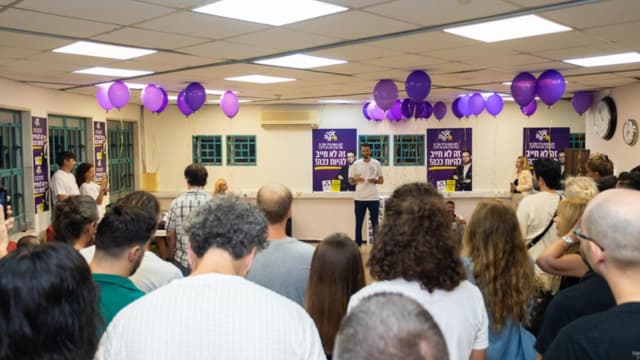 השקת המטה של קיריל קארטניק