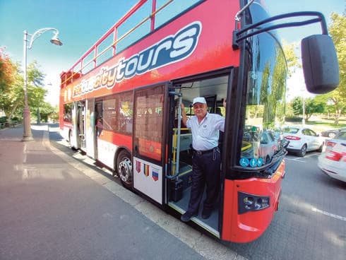 האוטובוס האדום