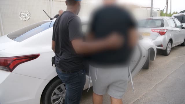 עיכוב לחקירה של אחד החשודים
