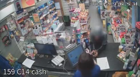 מזירת השוד בחנות הנוחות בראשל"צ