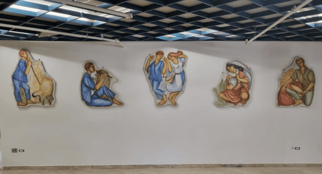 חמש היצירות חזרו לחדר האוכל של הקיבוץ
