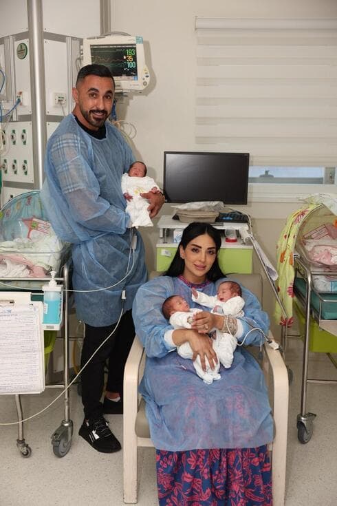 אחמד וסוהאד בדראן יחד עם השלישייה (צילום: רמב"ם) אחמד וסוהאד בדראן יחד עם השלישייה