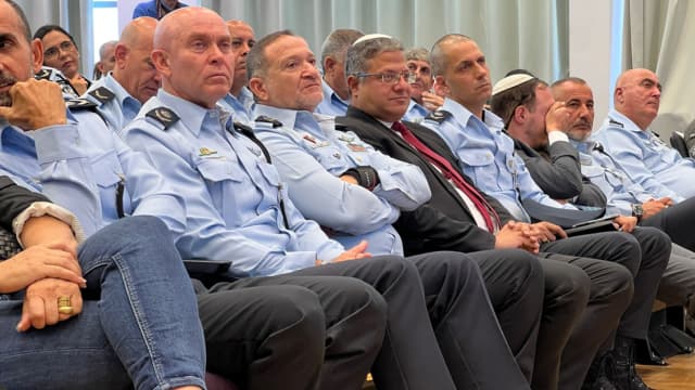 צמרת המשטרה ואיתמר בן גביר בטכס