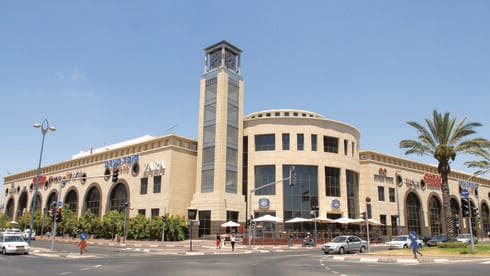 קניון חולון. סניף גדול וחדש לרשת סקארה