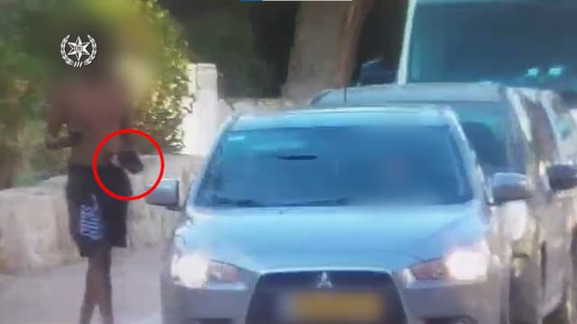 סוחר הסמים מבצע עסקה