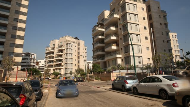 שכונת הפארק. מי חילק את החוברות?