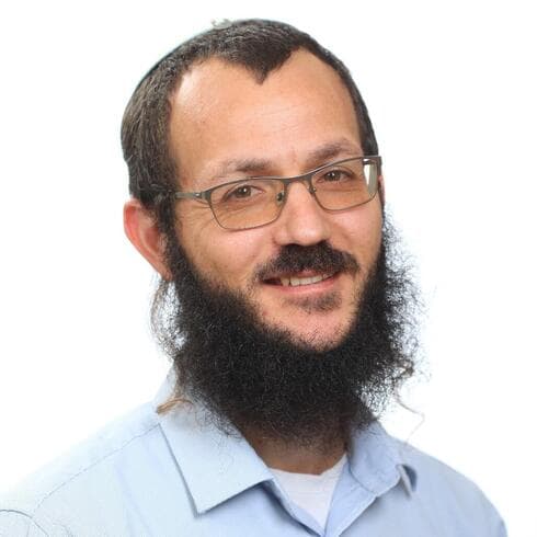  אברהם חקק, יעמוד בראש הרשימה