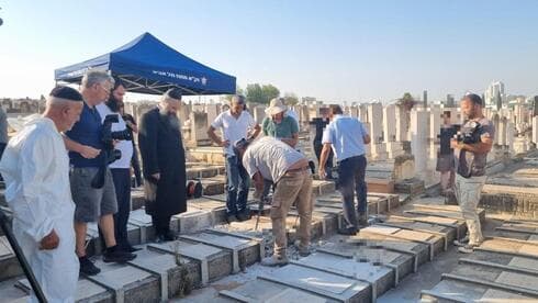 פתיחת הקבר של התינוקת סעדה רמתי