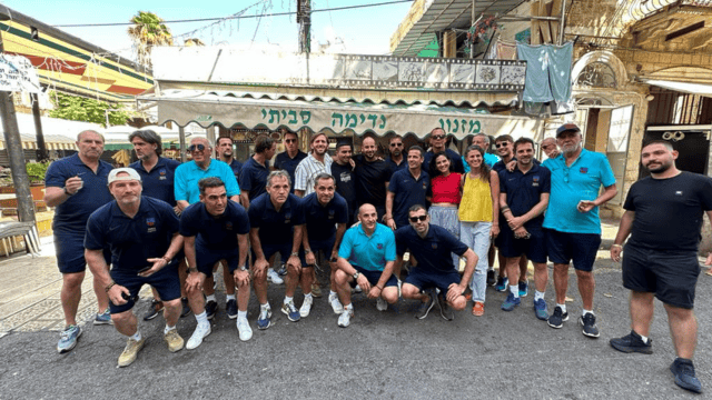 שחקני ברצלונה מגלים בחיפה