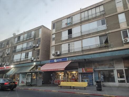 המתחם גובל ברחוב אלי כהן