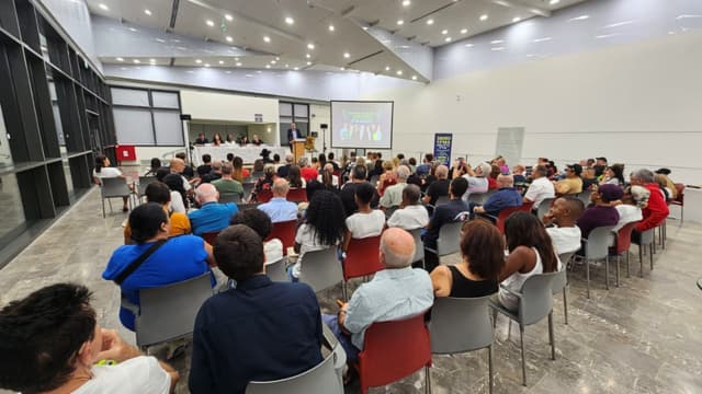 הכנס בבית אבא חושי