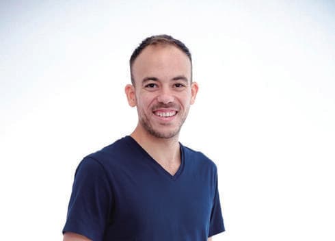 "כלים מעשיים". אלון אטיאס