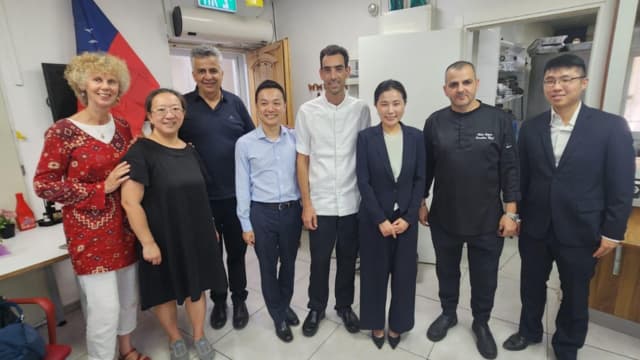 מתנדבי מהארץ והעולם מתגייסים לטובת שליחת חבילות המזון
