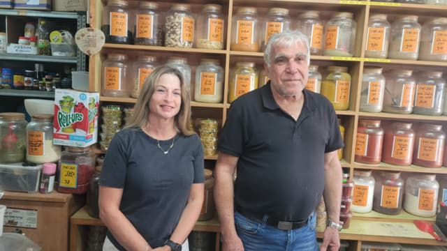 אהרון קדוש ולימור בר און. "אני מעביר את הידע מהלקוחות"