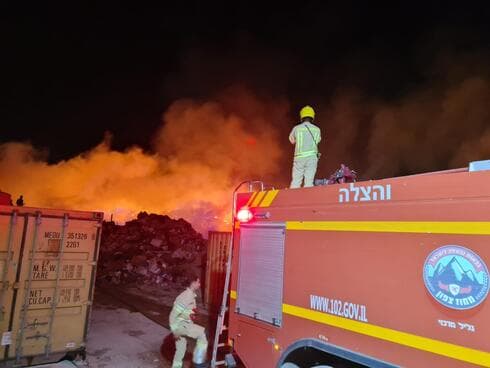  שריפה באתר פסולת פיראטי בשפרעם