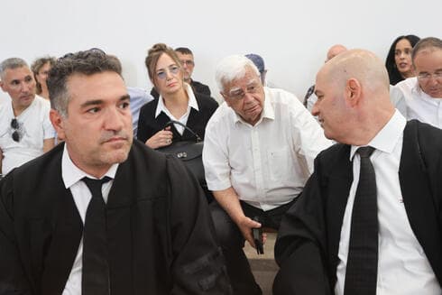 צורי ופרקליטיו בבית המשפט אתמול