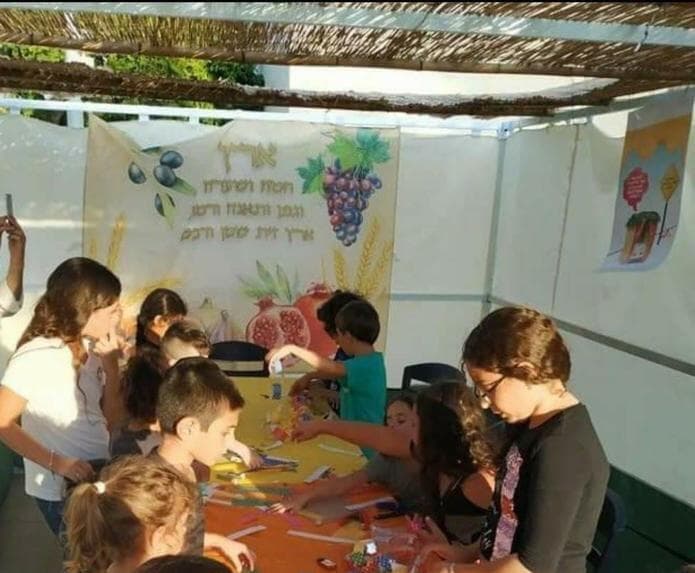 סוכות קהילתיות ברחבי העיר (צילום: עיריית ראשל"צ) חול המועד סוכות בראשון לציון
