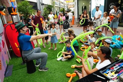 קרנבל סוכות במול החוף וילג' (צילום: אלבום פרטי) קרנבל סוכות במול החוף וילג'