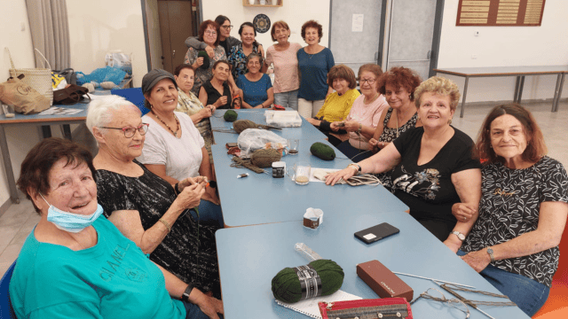 קהילת הסורגות בחדרה. למען חיילי גולני