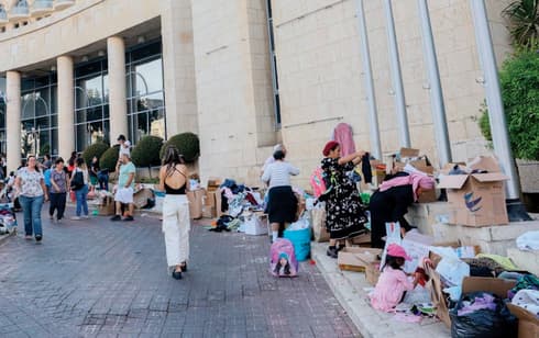 קליטת המפונים, השבוע (צילום: ארנון בוסאני) קליטת המפונים, השבוע