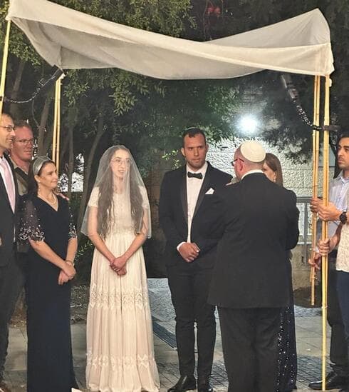 החתונה של אילה ומנחם