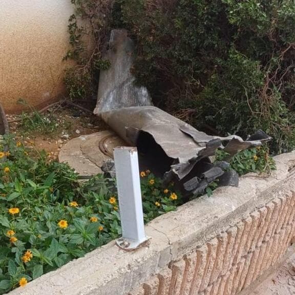 רסיס אחת הרקטות בראשון לציון רסיס אחת הרקטות בראשון לציון