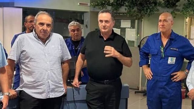 השר כ"ץ עם הנהלת בזן בחמ"ל