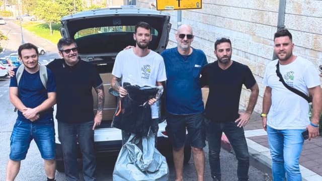 קיריל קארטניק וחבריו למוקד הסיוע