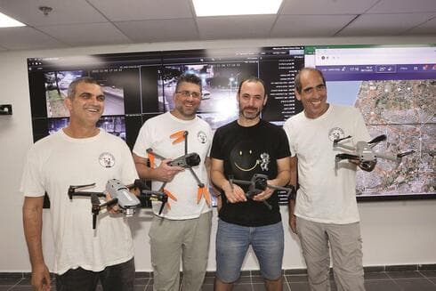 משמאל: פלטי, אלון, אדר וגולדשטיין