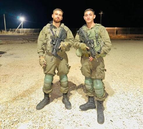 שטרית עם חברו שנפל החובש עידו ביננשטוק ז"ל