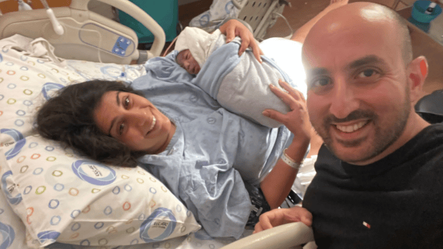 גל בראל, הבעל ליאור והתינוק. "הצוות עטף אותי בצורה בלתי רגילה" (צילום: באדיבות בית החולים הלל יפה) גל בראל, הבעל ליאור והתינוק. "הצוות עטף אותי בצורה בלתי רגילה"