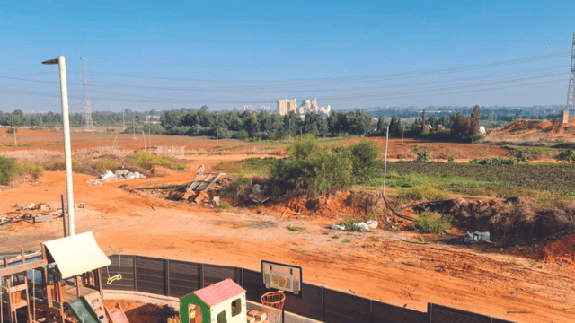 בית אליעזר החדשה. לא מספיקים להדביק את הגנבים