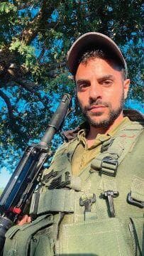 ליעד עובד במילואים