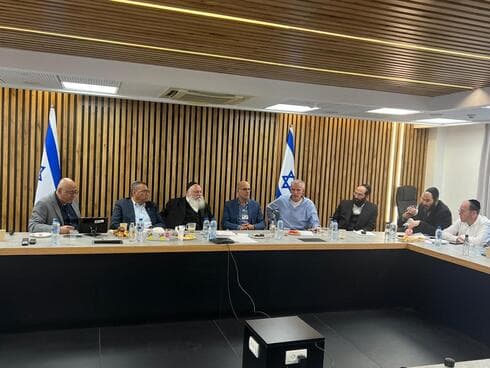 הפגישה בלשכת השר