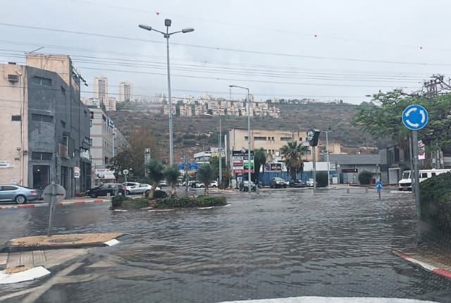 הצפה בצ'ק פוסט חיפה