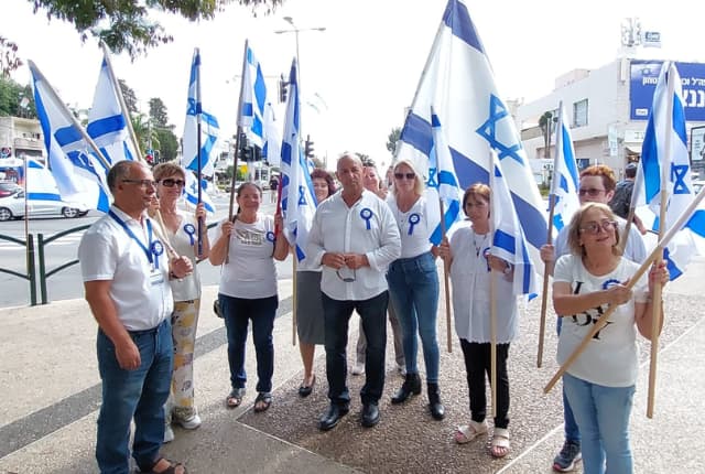 יוצאים לשטח לחבק ולחזק