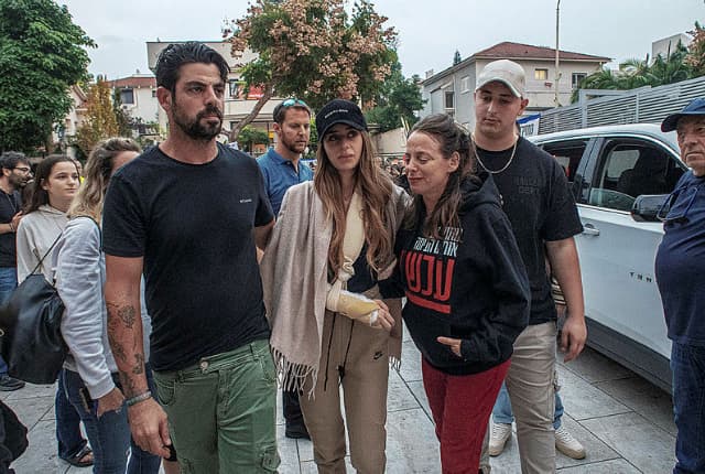 "ראיונות עלולים להזיק". מייה שם חוזרת הביתה