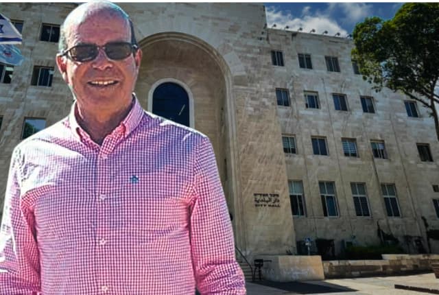 בכיר, ותיק ומוערך. בן שלום