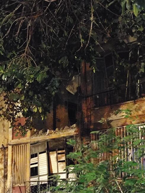 הבניין בראשל"צ לאחר פגיעת הטיל