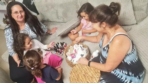 אמהות וילדים. לא הרגישו את הפערים