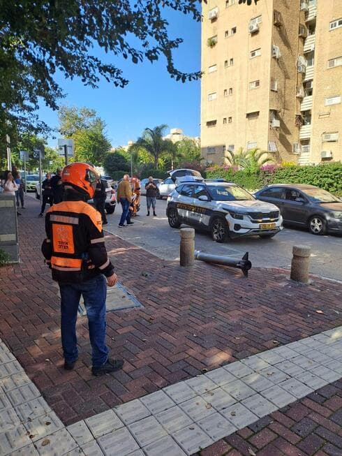 זירת נפילה נוספת בחולון.ללא נפגעים (צילום: דוברות איחוד הצלה) זירת נפילה נוספת בחולון.ללא נפגעים