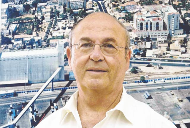 מנכ"ל ואיש עסקים מוערך. שמוליק גנץ