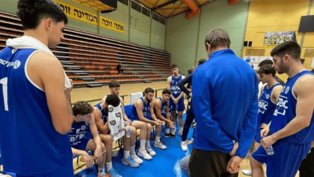 שחקני דימונה במשחק מול רמלה. משחק במעמד צד אחד
