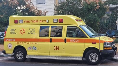 נהג האמבולנס ביצע עבירות מין בנערות