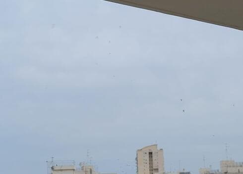 יירוטים מעל שמי העיר (צילום: איילת רוטה ) יירוטים מעל שמי העיר