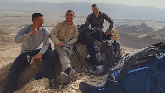 אוהד אשור וחבריו בשביל ישראל (צילום: פרטי) אוהד אשור וחבריו בשביל ישראל