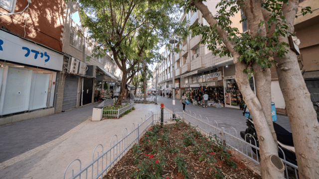 מדרחוב ההגנה פתח תקוה (צילום: דוברות עיריית פתח תקוה) מדרחוב ההגנה פתח תקוה - תמונת פייסבוק