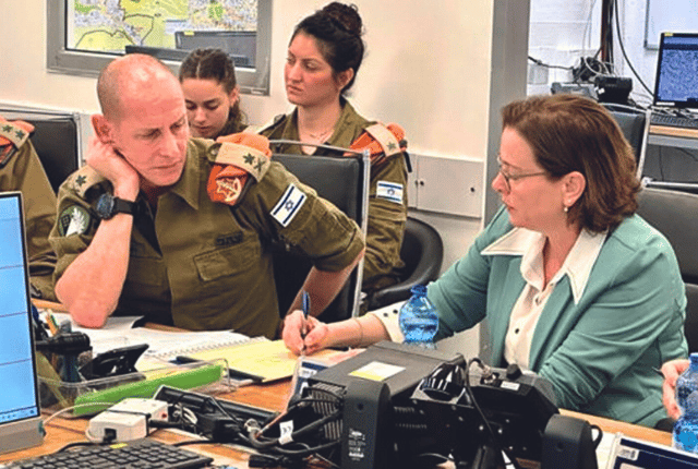 קליש ונציג פיקוד העורף