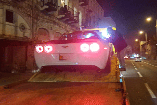 רכבים משופרים. הורד מהכביש