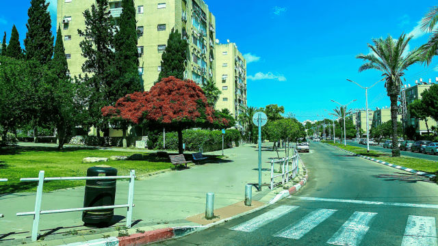 מעבר חצייה בבת ים